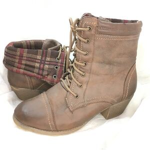 Cathy Jean Light Brown Lace-Up Boots with Plaid Lining -7-